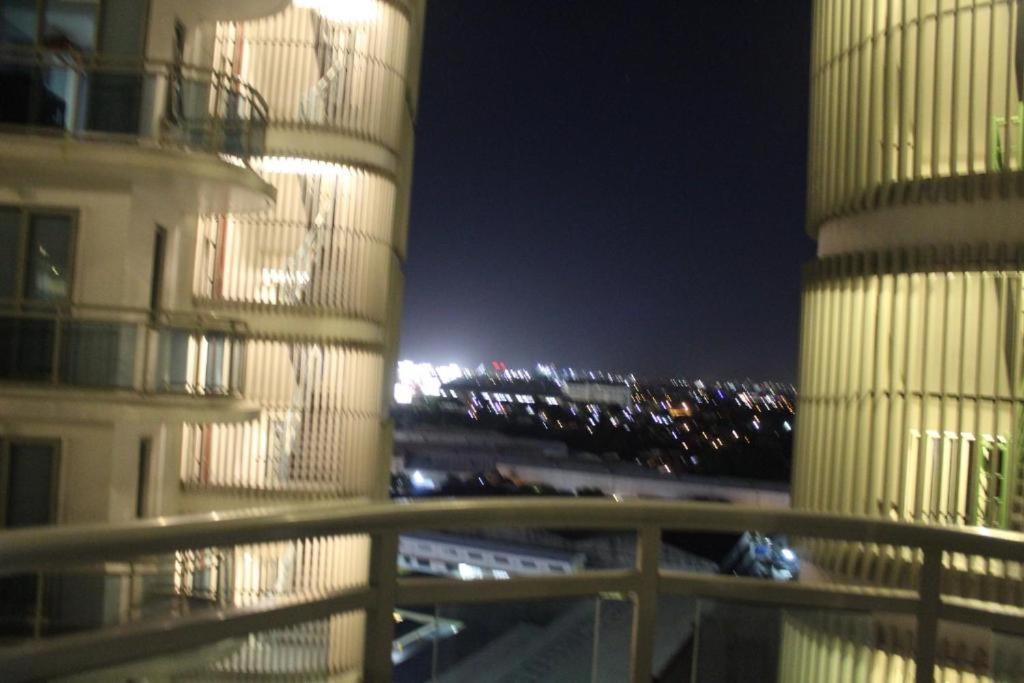 Azure Urban Resort A3 Near Airport Mall With Balcony Wavepool Manilla Buitenkant foto